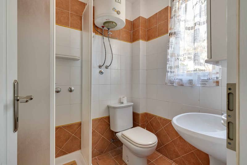 3-Bedroom Apartment on Ground Floor with Separate Entrance and Sea View — photo 31