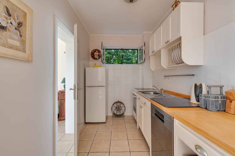 3-Bedroom Apartment on Ground Floor with Separate Entrance and Sea View — photo 11