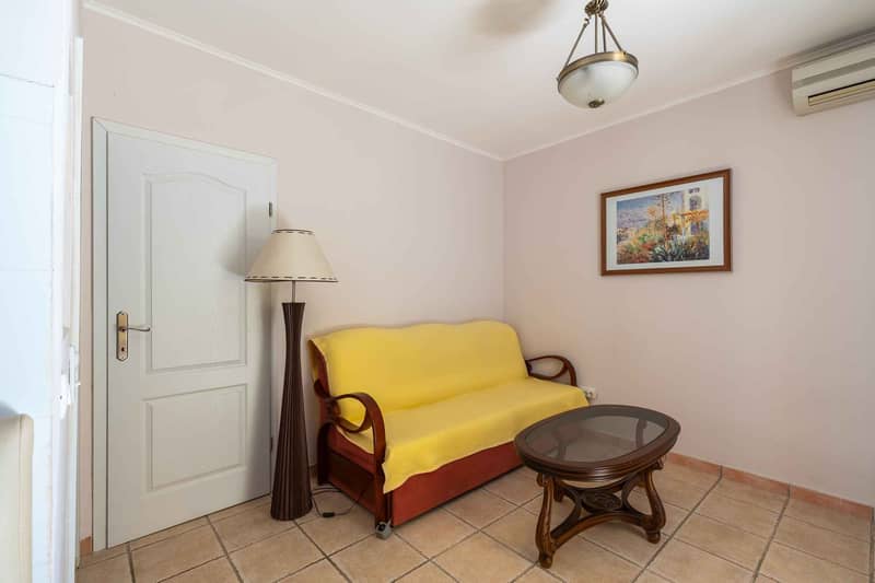 3-Bedroom Apartment on Ground Floor with Separate Entrance and Sea View — photo 8