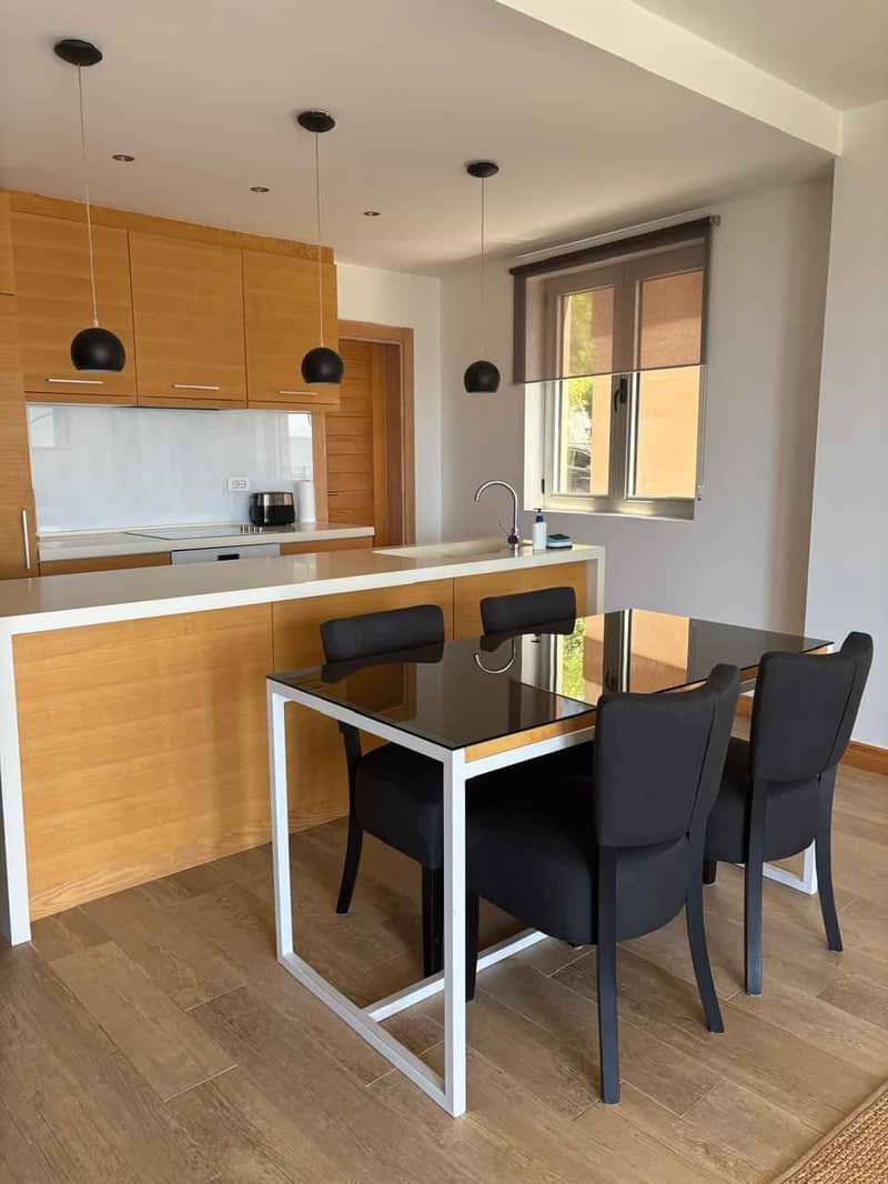 Spacious, fully furnished apartment with sea view for sale — photo 12