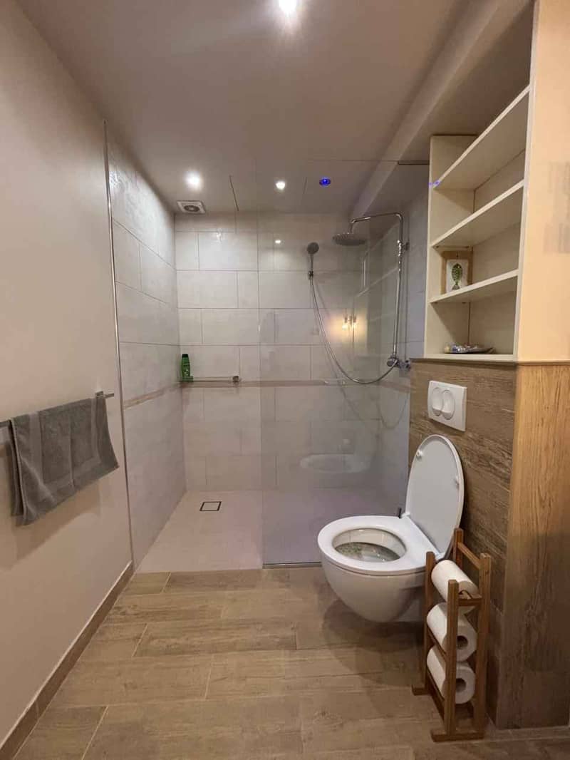 Spacious, fully furnished apartment with sea view for sale — photo 6