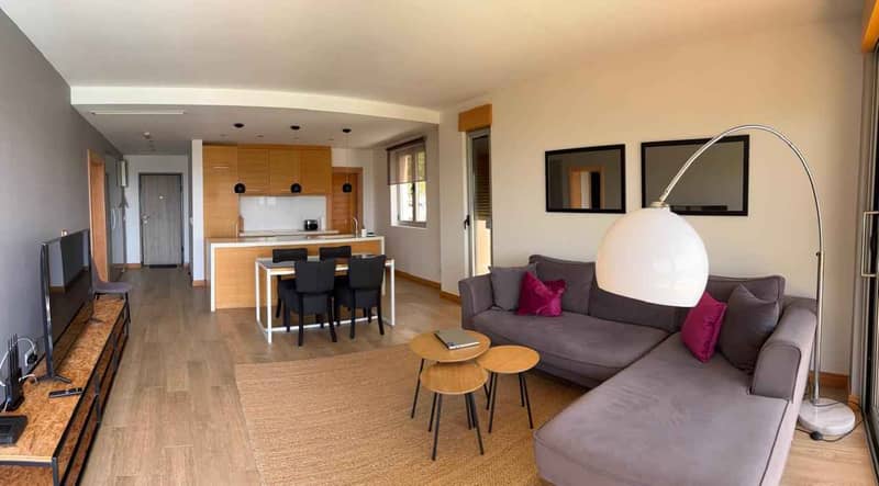 Spacious, fully furnished apartment with sea view for sale — photo 2