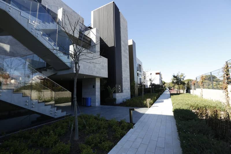 Spacious Apartments in a Unique Residential Complex (001132) — photo 21