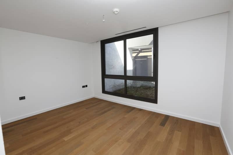 Spacious Apartments in a Unique Residential Complex (001132) — photo 34