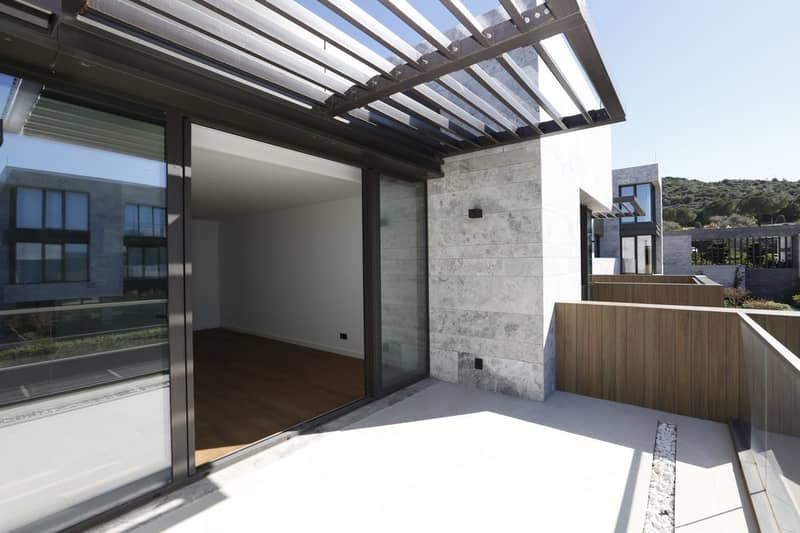 Spacious Apartments in a Unique Residential Complex (001132) — photo 27