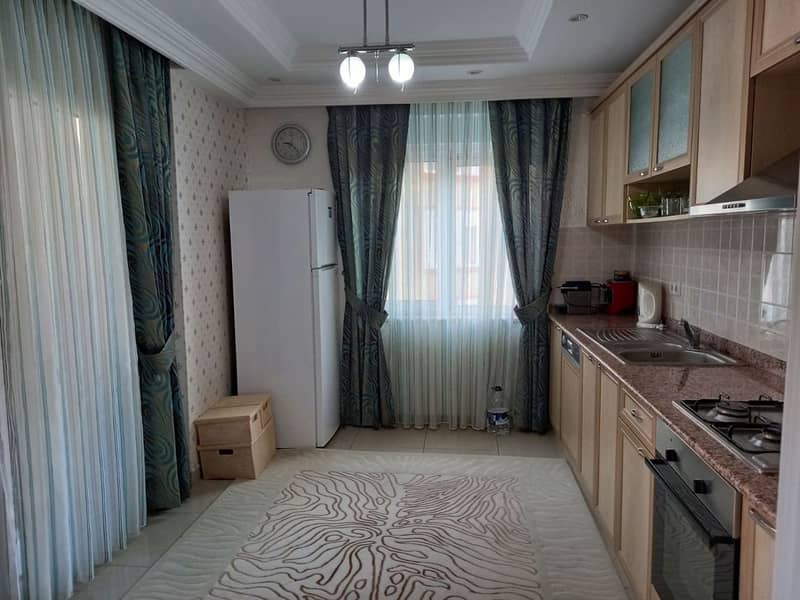 Просторная квартира с 2 балконами в живописном районе Оба (31800) — фото 7