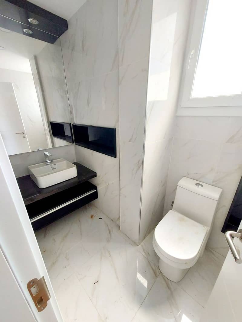 Spacious Apartment in the Most Prestigious Area of Kyrenia (005521) — photo 12