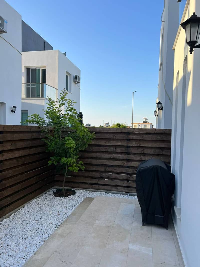 Spacious townhouse with terrace and pool in picturesque Lapta (41600) — photo 4
