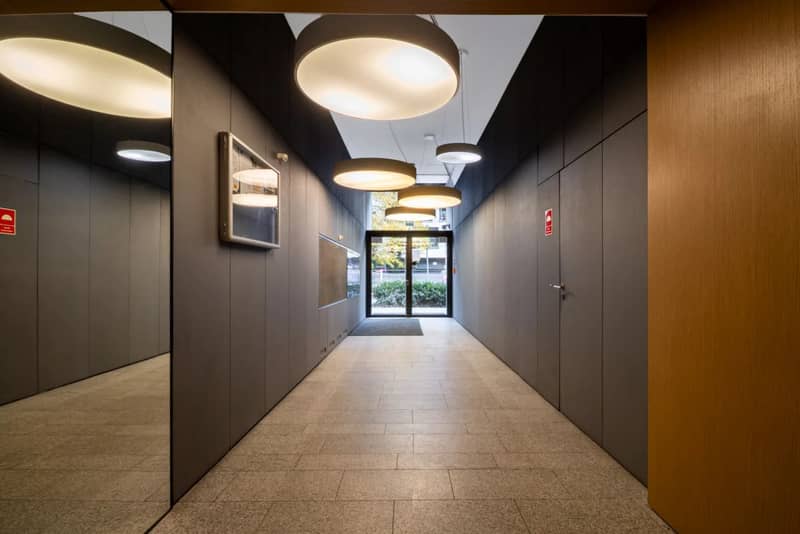 Продаётся у метро тихая, солнечная 2-комнатная квартира 38,54 м², Варшава, Wola (005467) — фото 11
