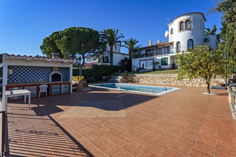 3-Bedroom Villa with Sea View in Playa de Aro, Costa Brava — photo 9