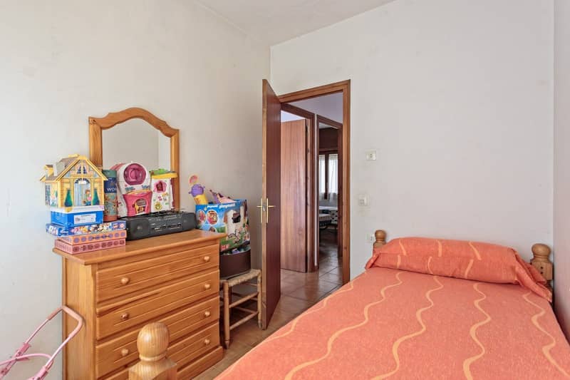 Four-Bedroom Apartment on the Second Sea Line in Palamós, Costa Brava — photo 16