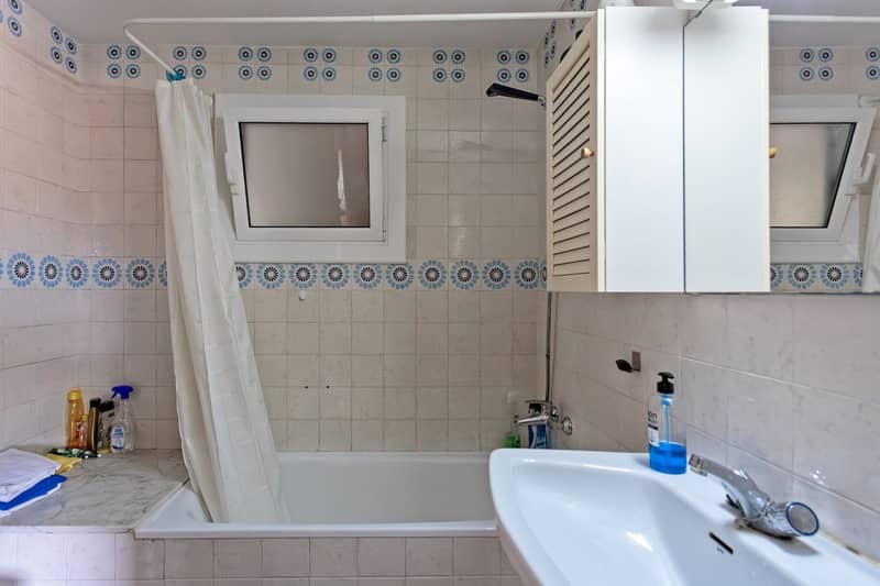 Four-Bedroom Apartment on the Second Sea Line in Palamós, Costa Brava — photo 18