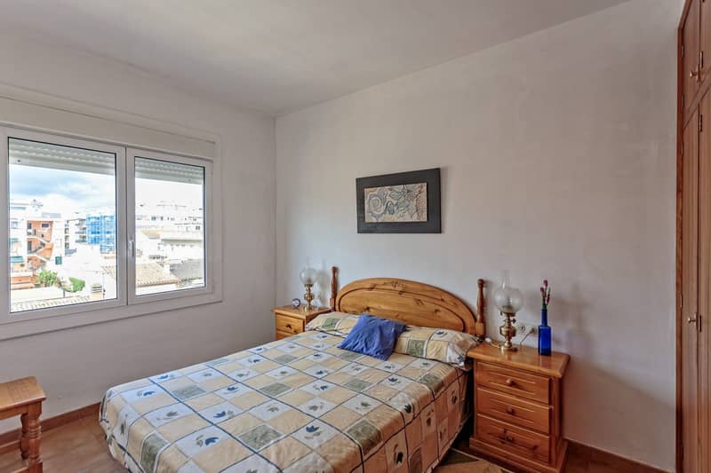 Four-Bedroom Apartment on the Second Sea Line in Palamós, Costa Brava — photo 14