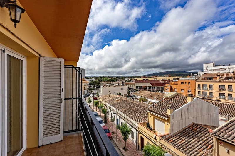 Four-Bedroom Apartment on the Second Sea Line in Palamós, Costa Brava — photo 10