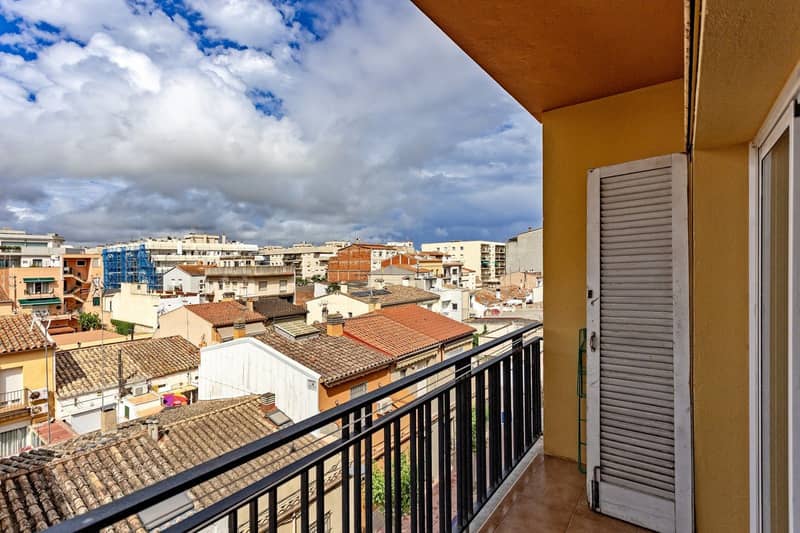 Four-Bedroom Apartment on the Second Sea Line in Palamós, Costa Brava — photo 9