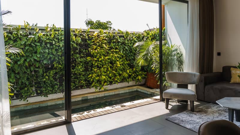 Complex of modern townhouses in a picturesque area, Jalan Umalas, Bali, Indonesia — photo 20