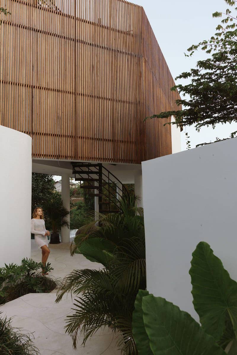 New complex of villas with swimming pools and gardens, 100 meters from the beach, Bali, Indonesia — photo 9