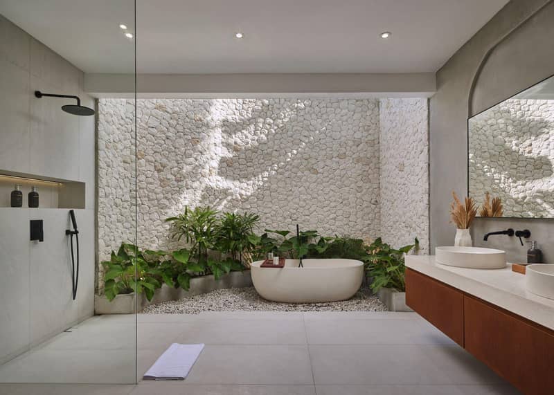 New complex of villas with swimming pools and gardens, 100 meters from the beach, Bali, Indonesia — photo 4