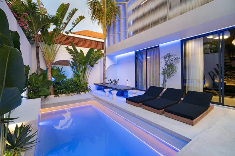 Prestigious fully equipped villas with swimming pools and recreation areas in Tibubeneng, Bali, Indonesia — photo 23