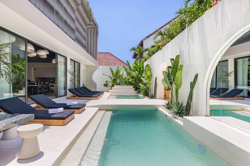 Prestigious fully equipped villas with swimming pools and recreation areas in Tibubeneng, Bali, Indonesia — photo 28