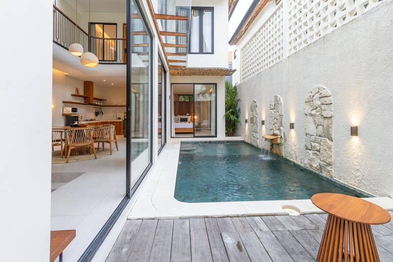 Complex of villas with swimming pools and gardens, 7 minutes from Seminyak Beach, Bali, Indonesia — photo 2