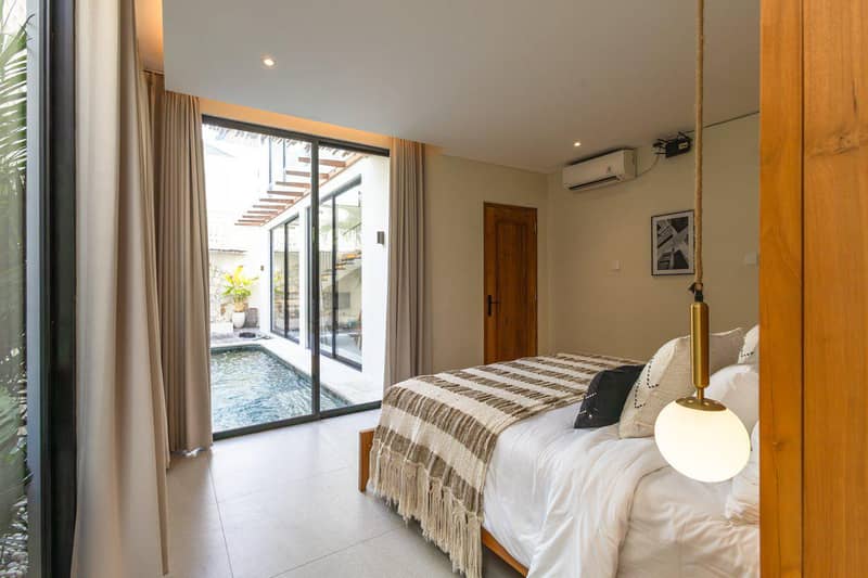 Complex of villas with swimming pools and gardens, 7 minutes from Seminyak Beach, Bali, Indonesia — photo 11