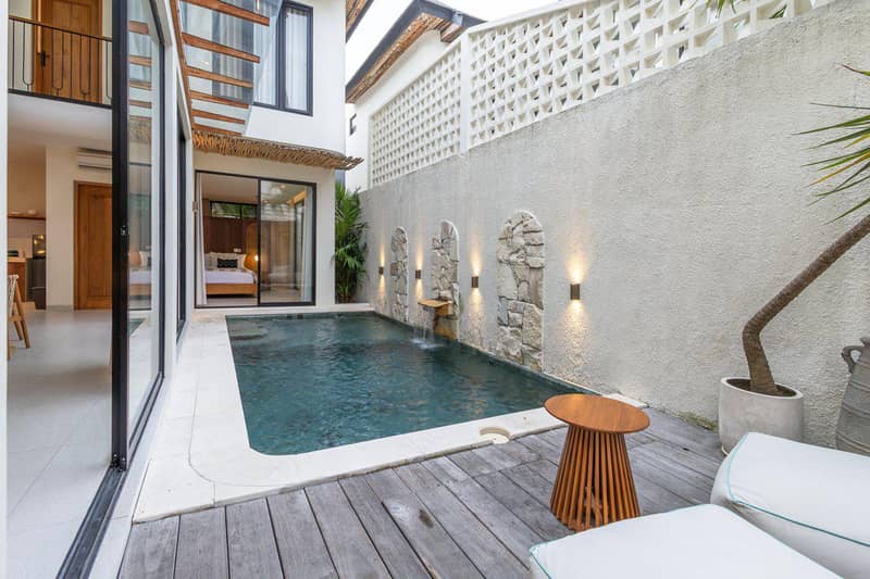 Complex of villas with swimming pools and gardens, 7 minutes from Seminyak Beach, Bali, Indonesia — photo 22