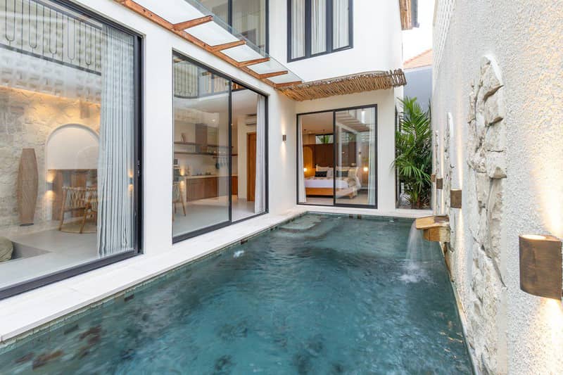 Complex of villas with swimming pools and gardens, 7 minutes from Seminyak Beach, Bali, Indonesia — photo 23