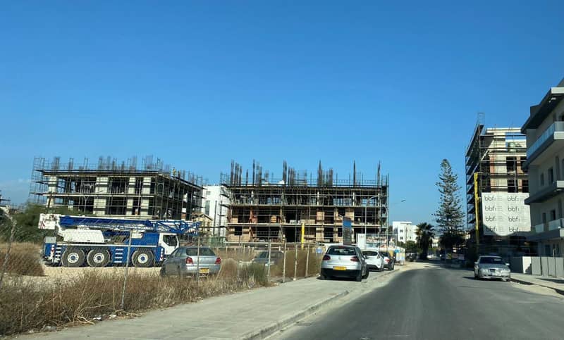 New residence with a swimming pool in a prestigious and quiet area, 500 meters from the beach, Limassol, Cyprus — photo 33