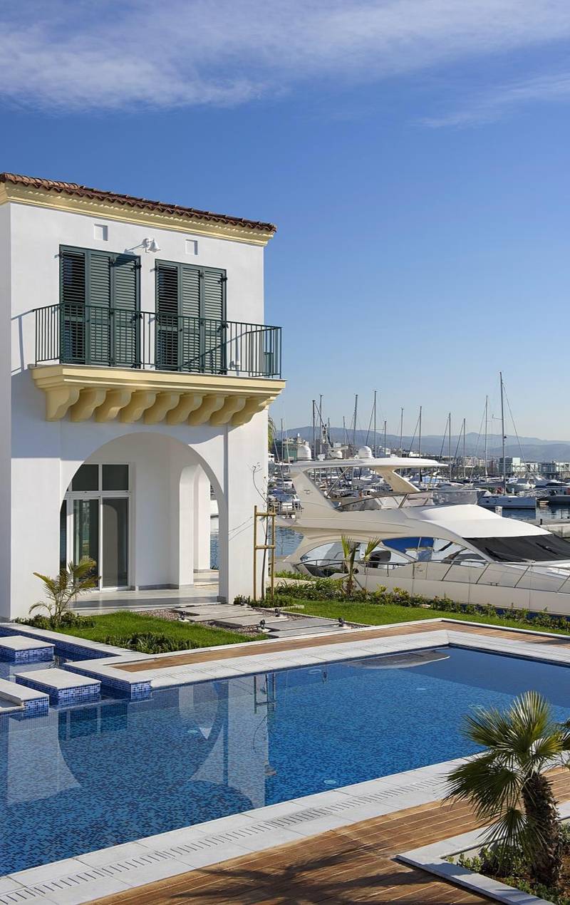 Villas with private docks and swimming pools in a luxury residence on an island, Limassol, Cyprus — photo 10