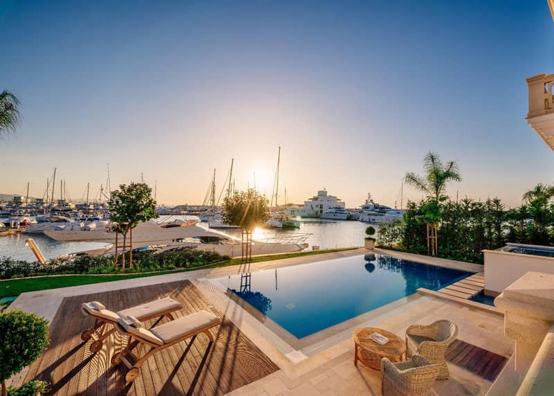 Villas with private docks and swimming pools in a luxury residence on an island, Limassol, Cyprus — photo 6