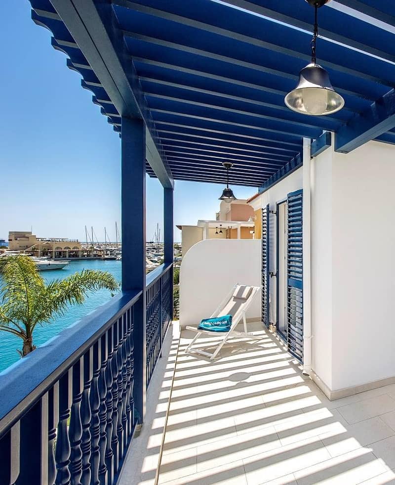 Villas with private docks and swimming pools in a luxury residence on an island, Limassol, Cyprus — photo 8