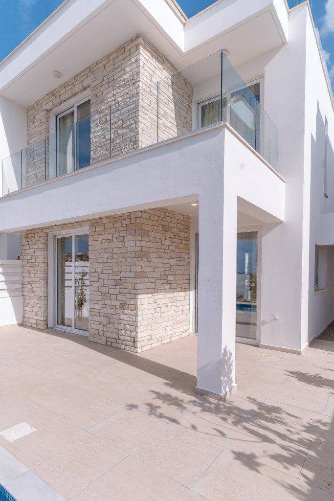Complex of villas with swimming pools and gardens near the beaches, Paphos, Cyprus — photo 37