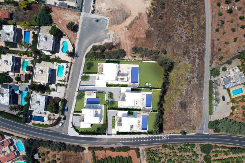 Villas with swimming pools in a residence with a green area, Paphos, Cyprus — photo 2