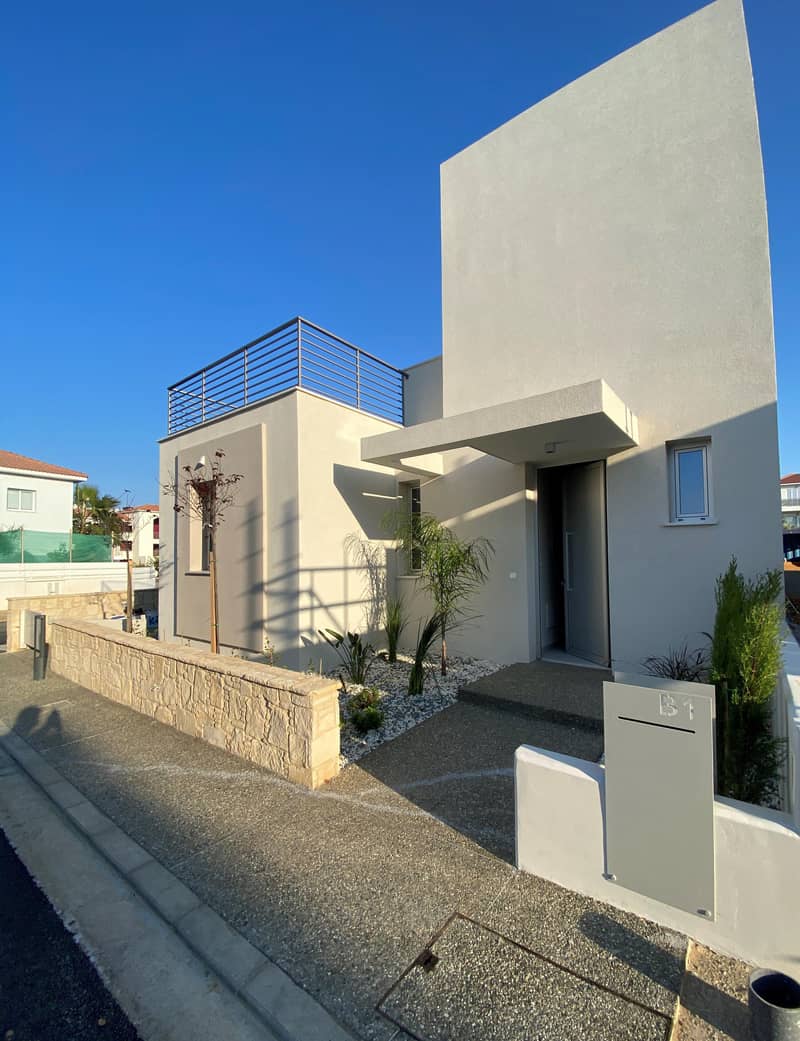 Gated residence with a swimming pool, a spa and a tennis court near the sea, Kapparis, Cyprus — photo 8