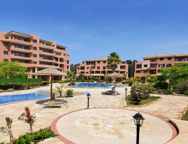 Residence with swimming pools, a spa center and a restaurant, Kato, Cyprus — photo 10