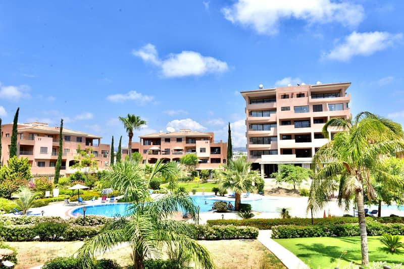 Residence with swimming pools, a spa center and a restaurant, Kato, Cyprus — photo 11