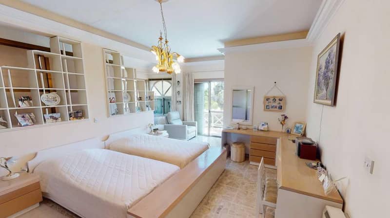 Luxury beachfront villas in Coral Bay, Cyprus — photo 7