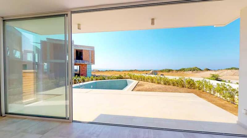 Gated beachfront complex of villas, Coral Bay, Cyprus — photo 8