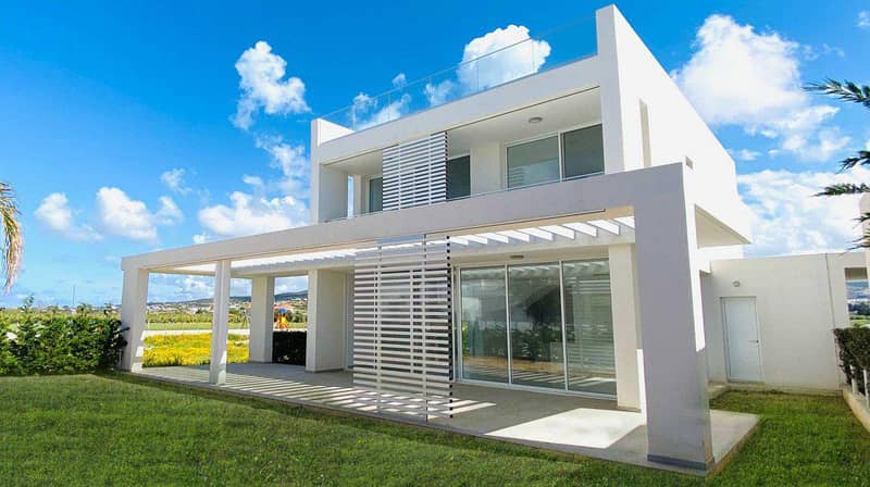 Beachfront complex of luxury villas with a swimming pool, Coral Bay, Cyprus — photo 2