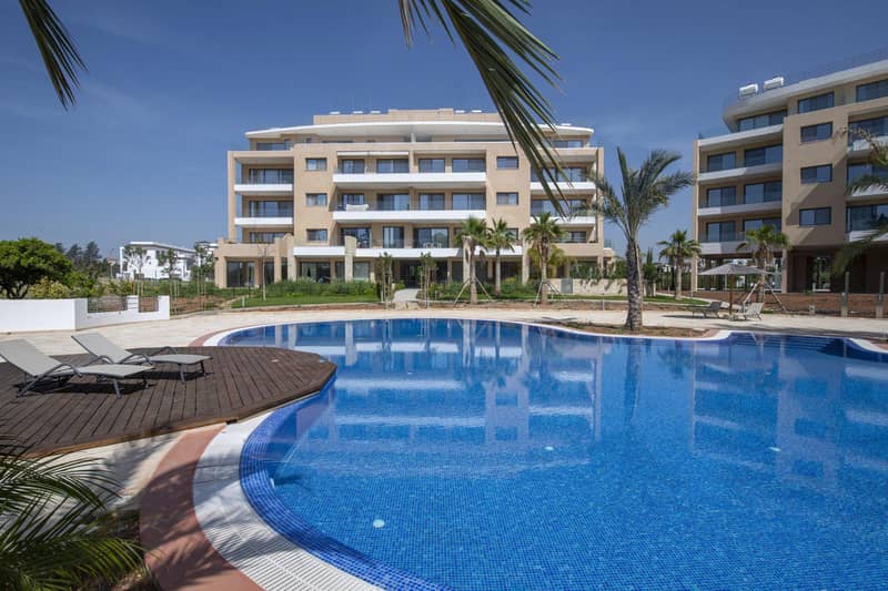 Gated community with swimming pools and gardens near the coast and golf club, Limassol, Cyprus — photo 4