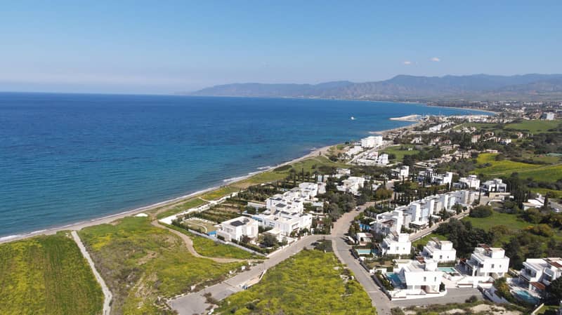 Luxury front line villas in elite beach complex, Polis, Cyprus — photo 17