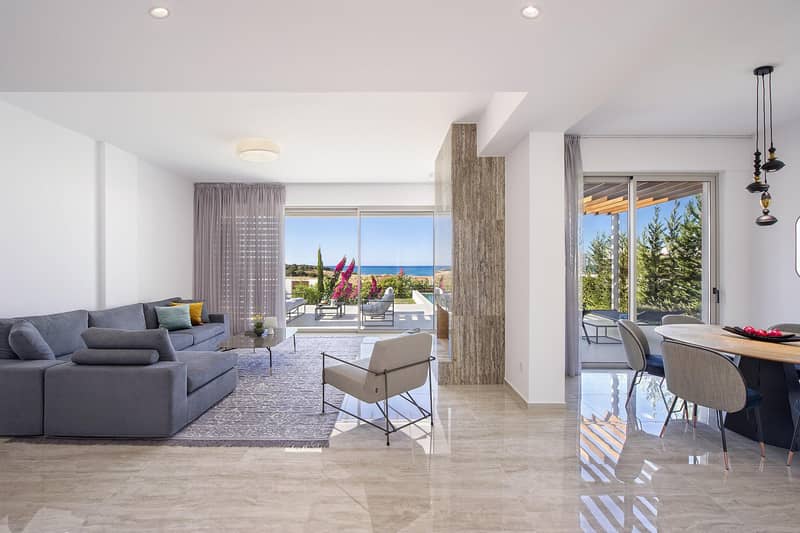 Luxury front line villas in elite beach complex, Polis, Cyprus — photo 8