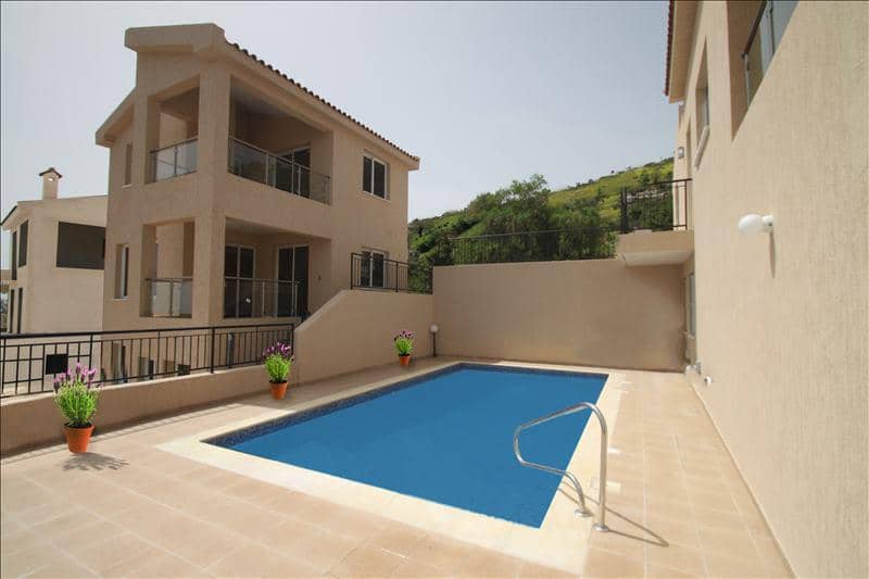 Complex of villas with swimming pools close to the beach, Peyia, Cyprus — photo 14