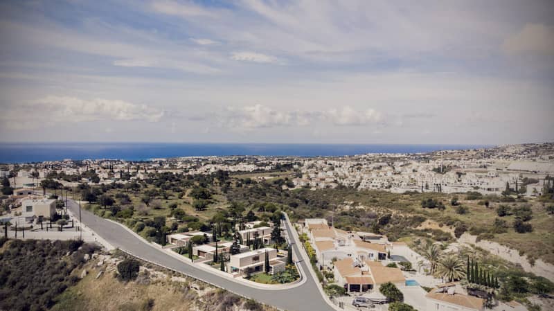 New complex of luxury villas with swimming pools and gardens, Peyia, Cyprus — photo 17