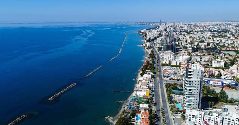 Резиденция с садом в 100 метрах от моря, Мутайяка, Кипр — фото 6