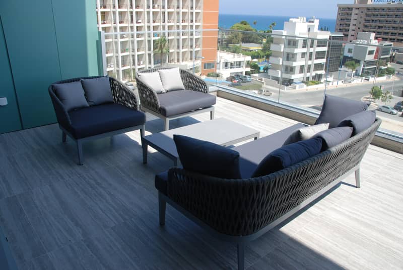 Gated residence with a swimming pool and lounge areas at 75 meters from the sea, Agios Tychonas, Cyprus — photo 9