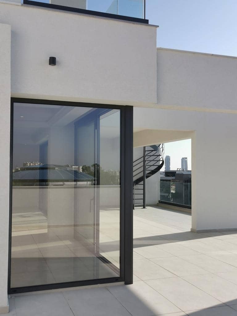 Gated residence with green areas in a prestigious area, in the center of Limassol, Cyprus — photo 14