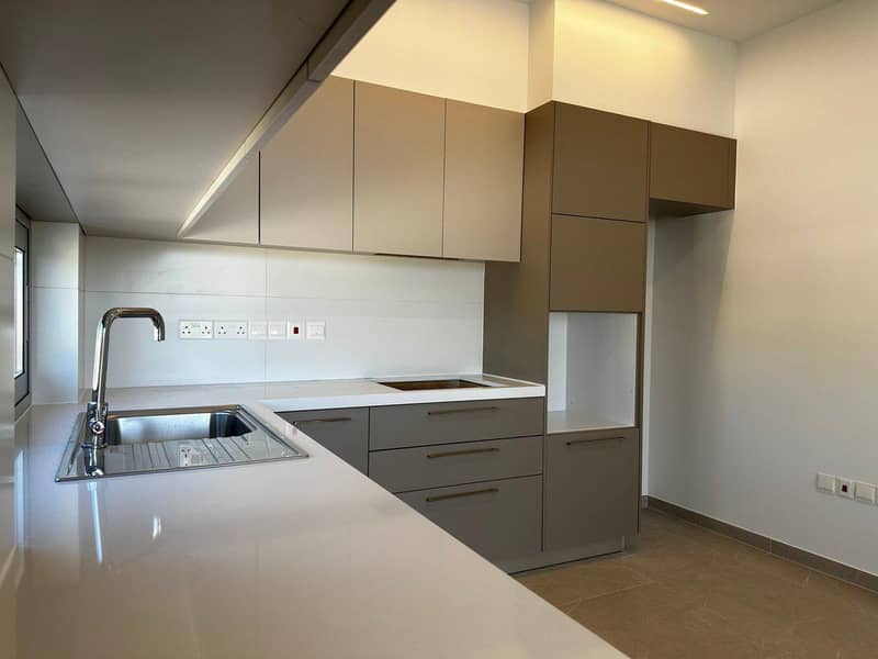 Modern residence with a parking in a quiet area, Limassol, Cyprus — photo 4
