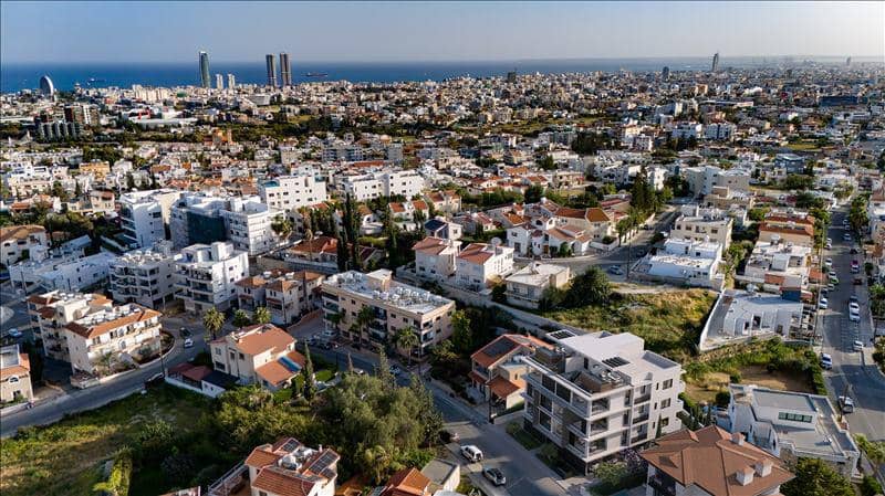 Low-rise residence in a prestigious area of Limassol, Cyprus — photo 13